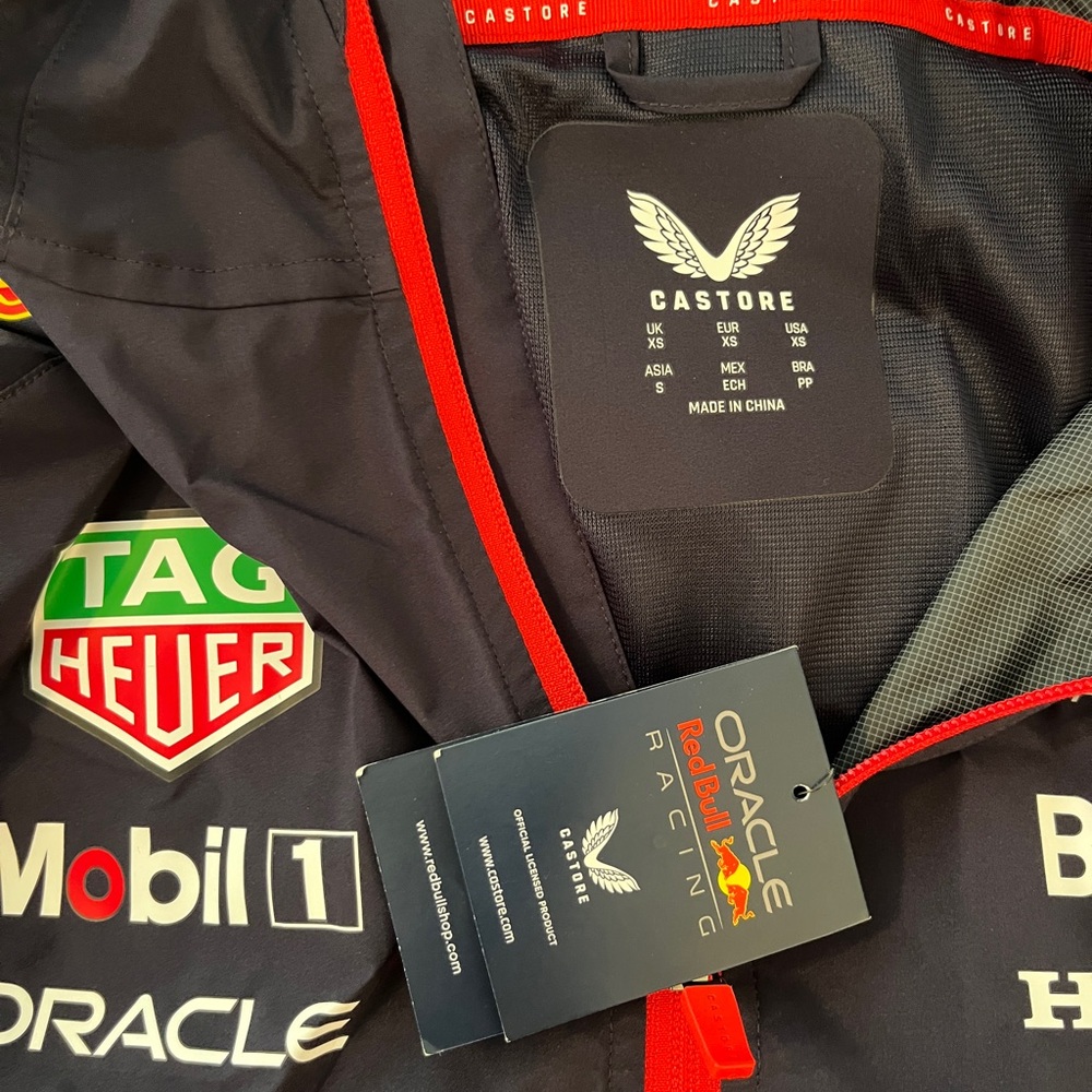 RedBull Racing F1 Softshell Water Resistant Jacket - Picture 3 of 3